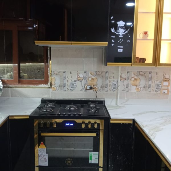 مطابخ أسود* أصفر