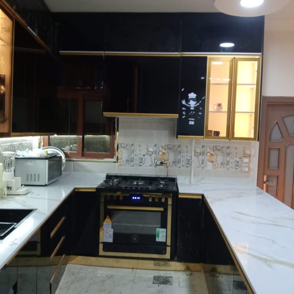 مطابخ أسود* أصفر