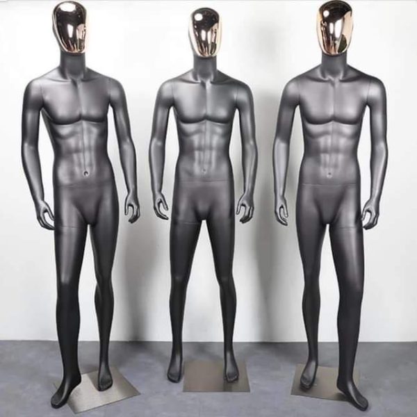 مانيكان رجالي أسود