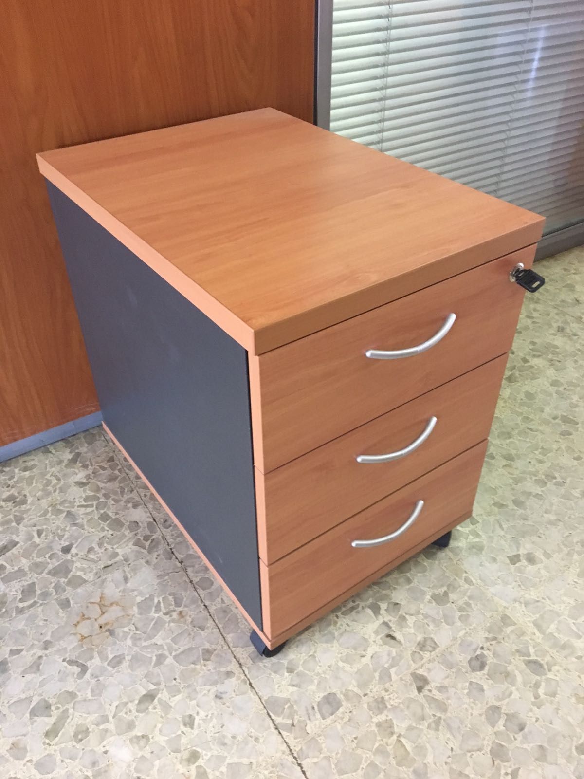 وحدة ادراج مكتب2